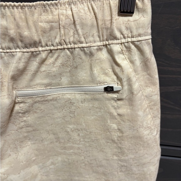 The North Face Shorts - Picture 3 of 5